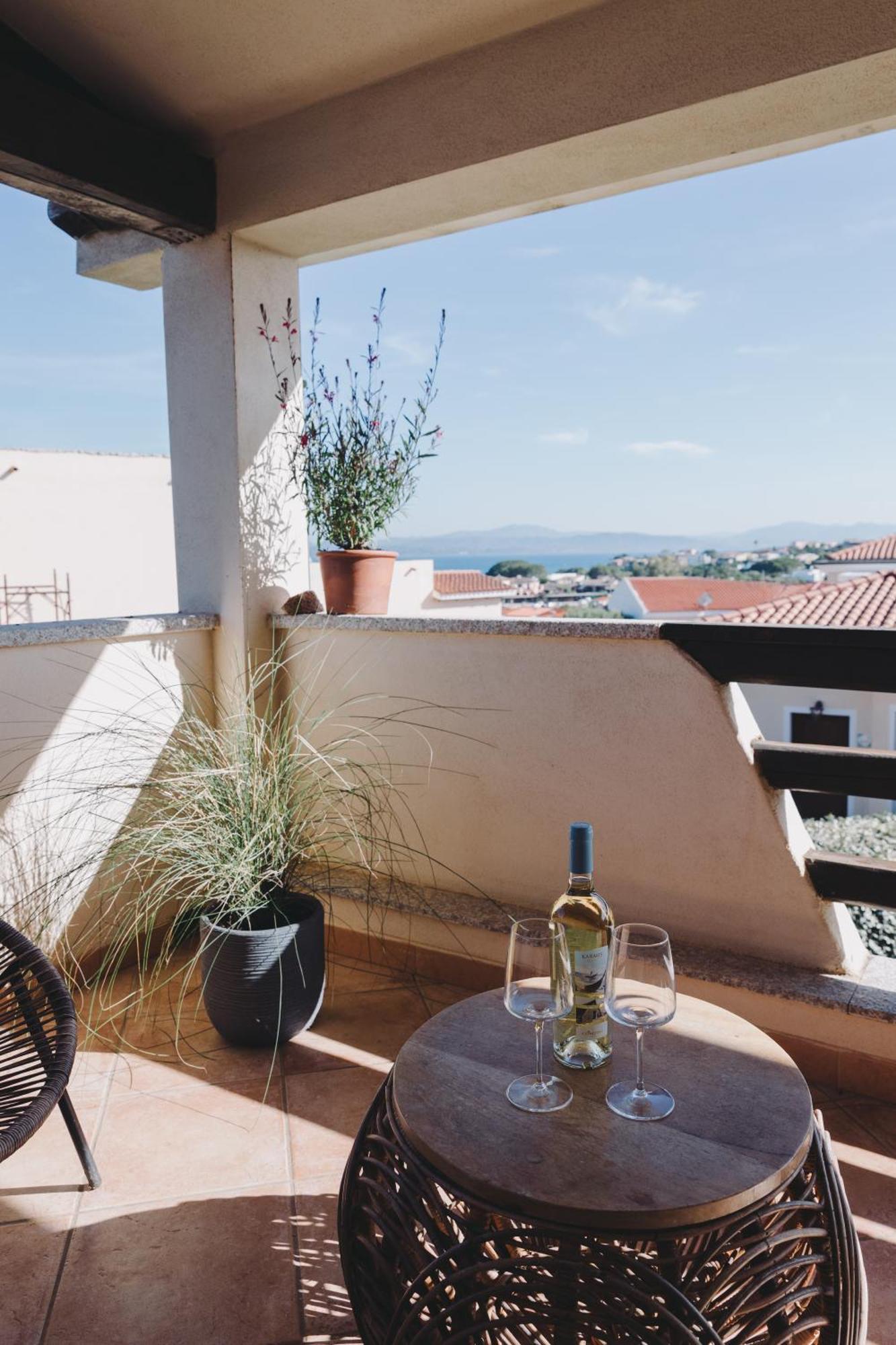 Cactus Mare Apartment Golfo Aranci Exterior photo